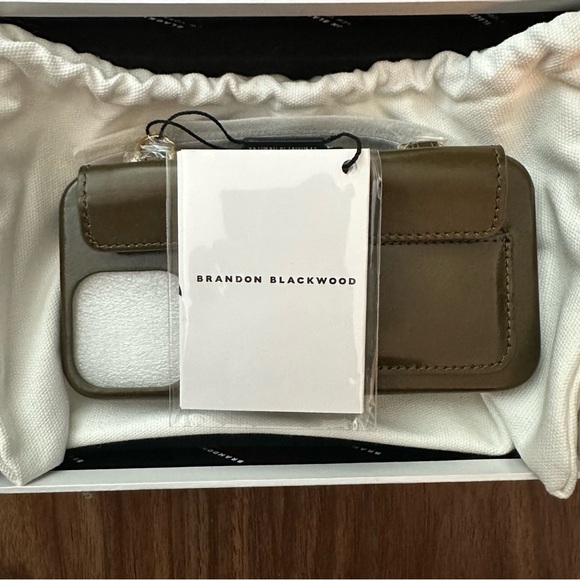 Brandon Blackwood Nia Phone Case Oiled Leather Olive Green iPhone 14 Pro Max - Picture 10 of 11